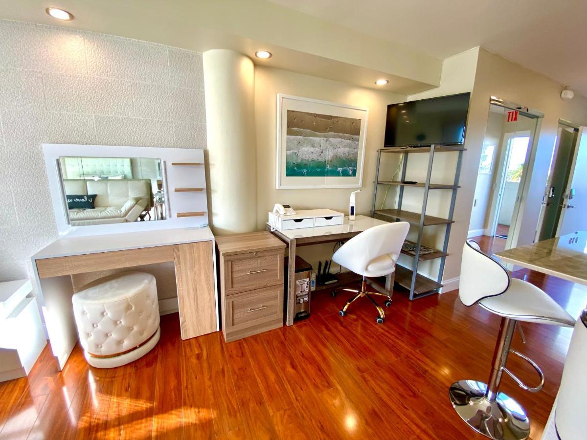 Modern Waterfront Apartment With Miami Skyline View, Free Parking 5 Mins Drive To Miami Beach Esterno foto