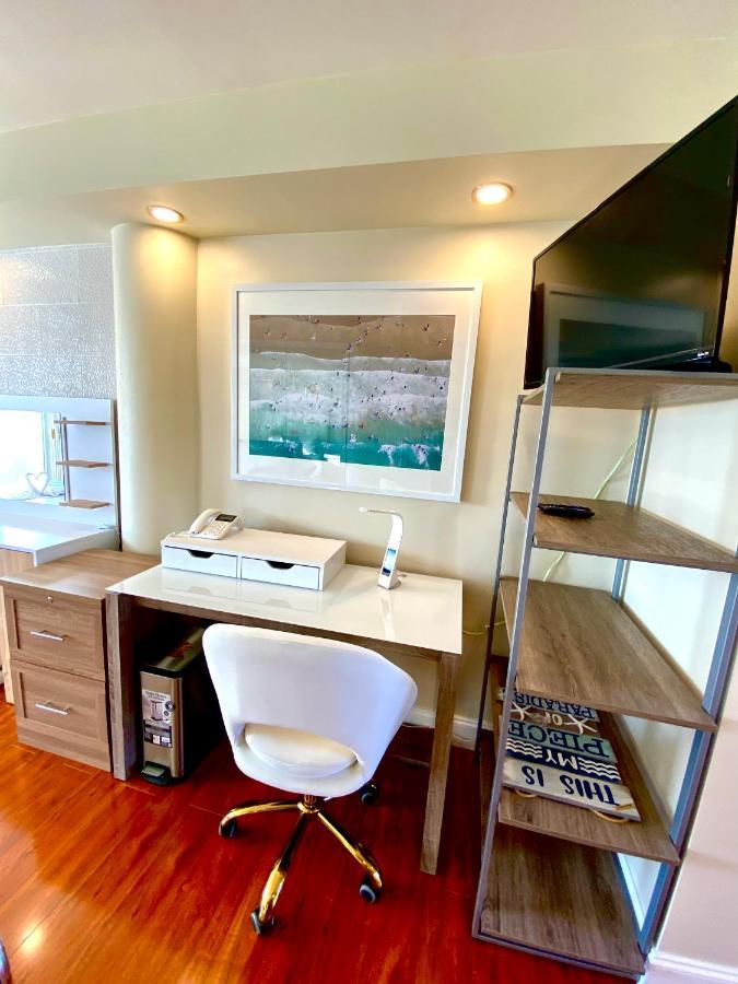 Modern Waterfront Apartment With Miami Skyline View, Free Parking 5 Mins Drive To Miami Beach Esterno foto