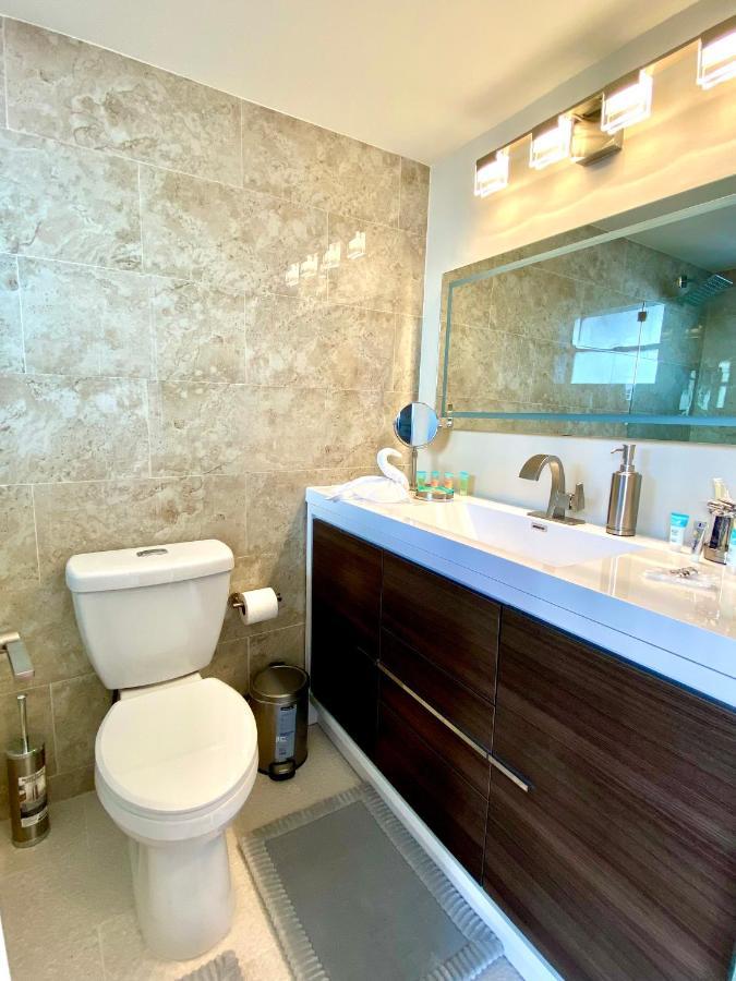 Modern Waterfront Apartment With Miami Skyline View, Free Parking 5 Mins Drive To Miami Beach Esterno foto
