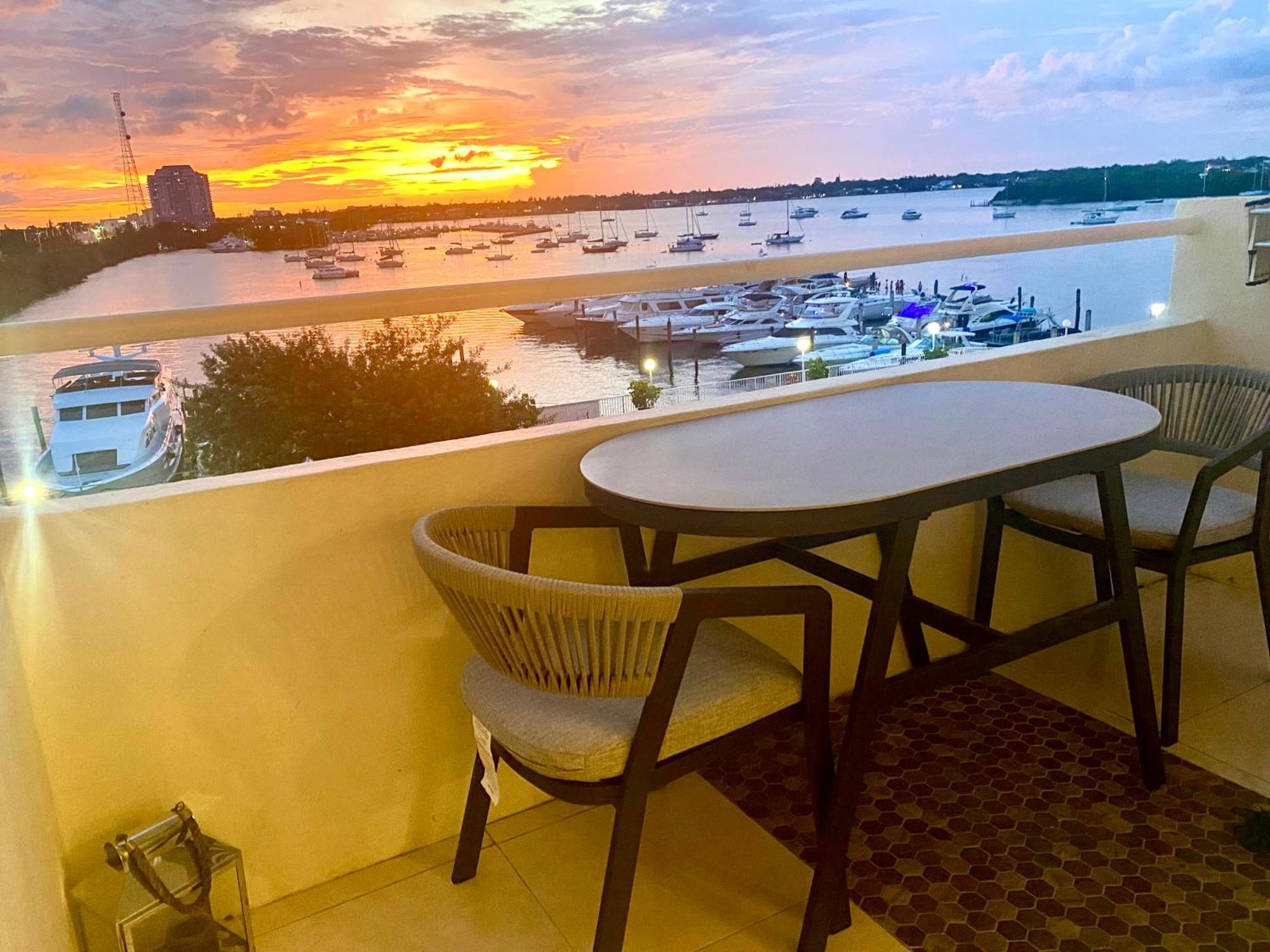 Modern Waterfront Apartment With Miami Skyline View, Free Parking 5 Mins Drive To Miami Beach Esterno foto