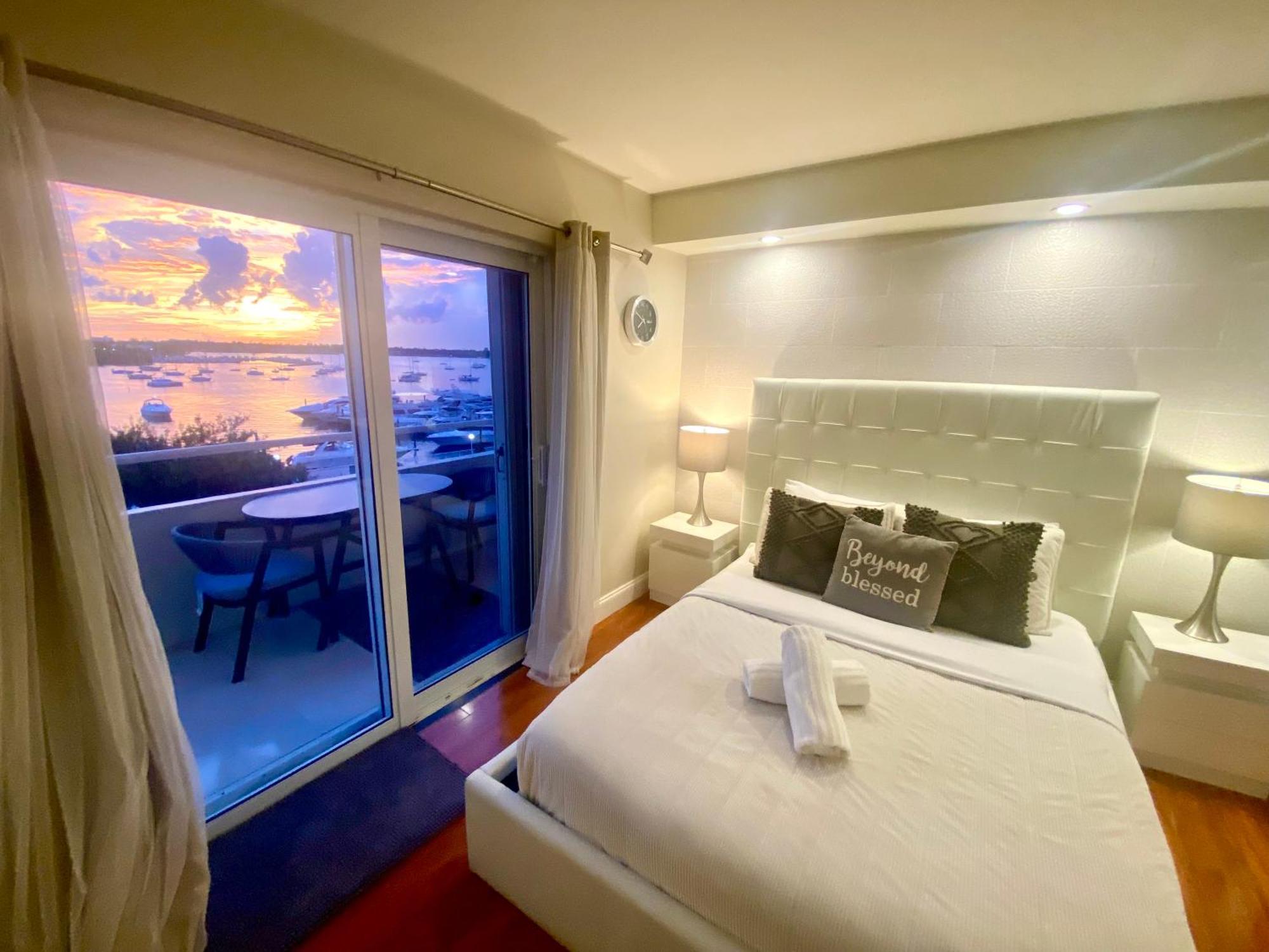 Modern Waterfront Apartment With Miami Skyline View, Free Parking 5 Mins Drive To Miami Beach Esterno foto